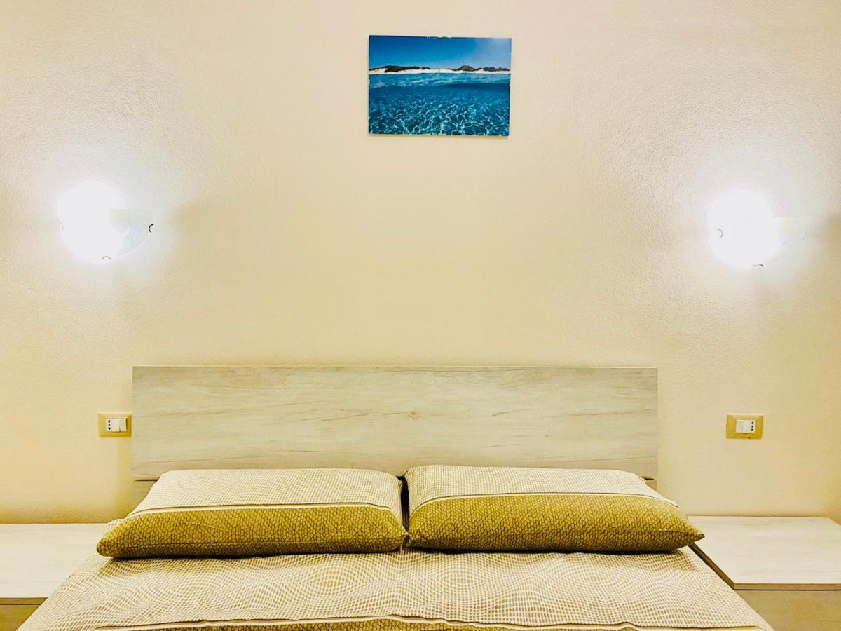 Nuova Residenza Dei 7 Pini A Pochi Passi Dal Mare Leilighet Porto Pino Eksteriør bilde