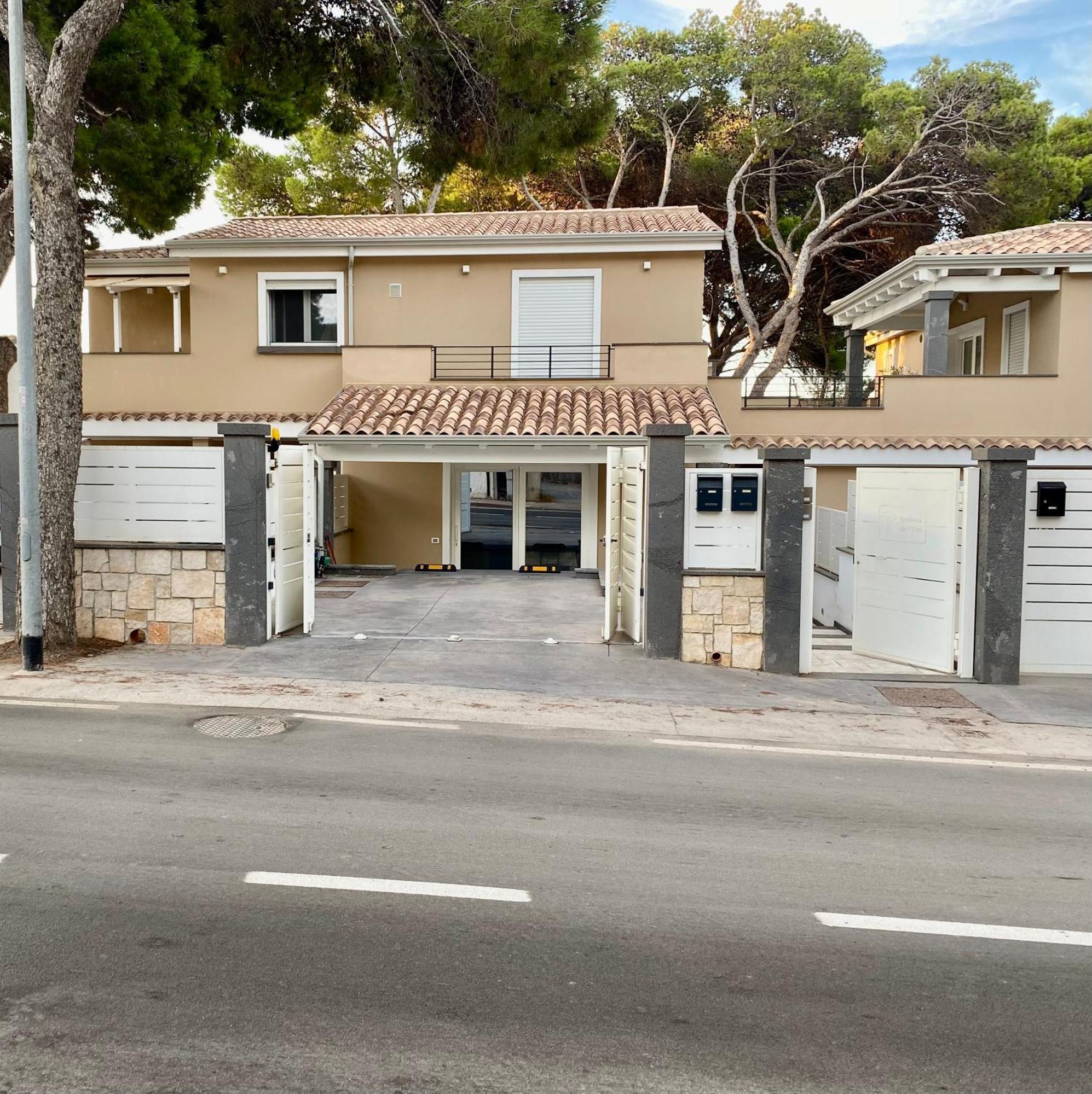 Nuova Residenza Dei 7 Pini A Pochi Passi Dal Mare Leilighet Porto Pino Eksteriør bilde